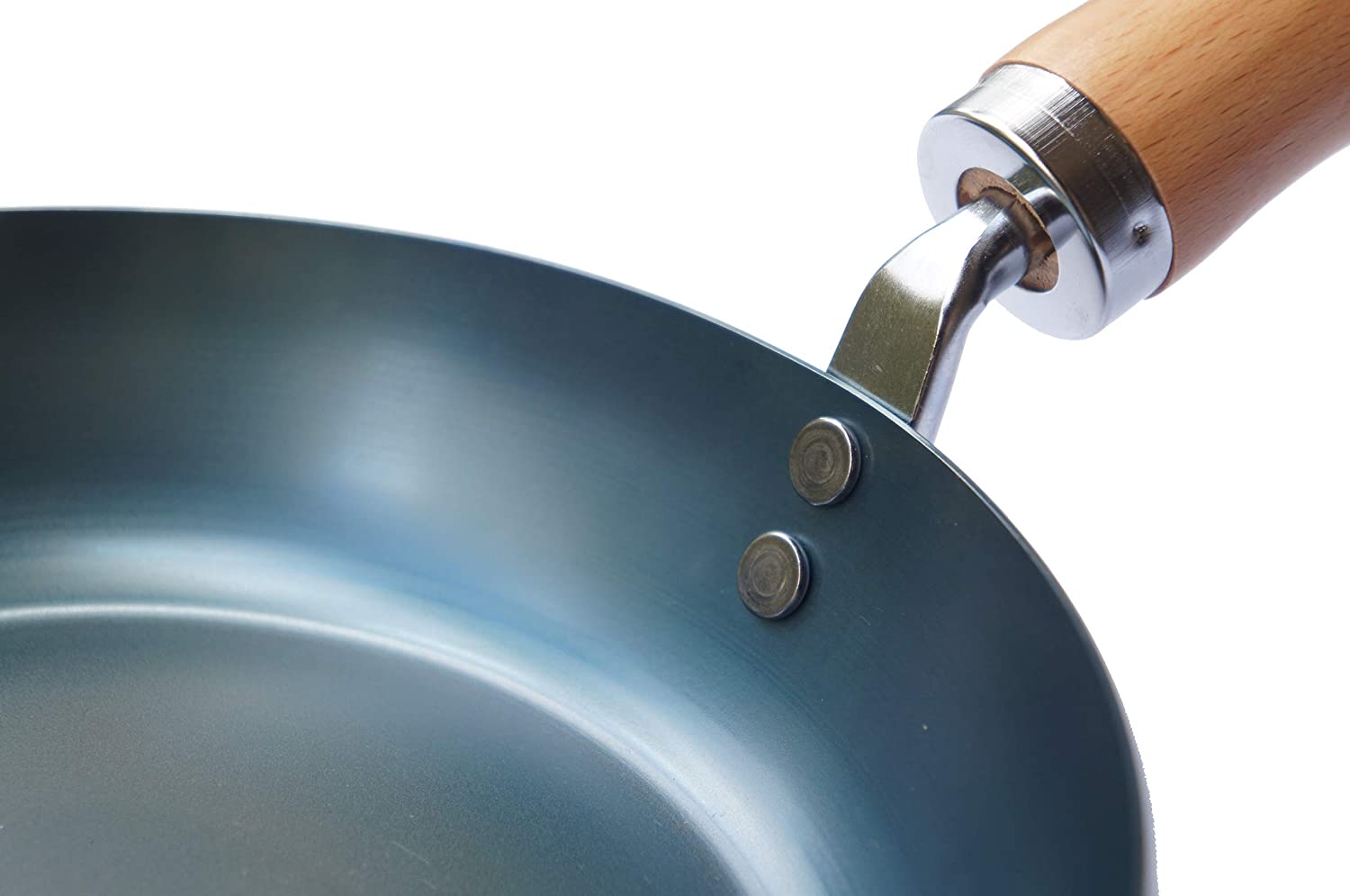 Iron frying pan that grows as you use it Shiraki handle Made in