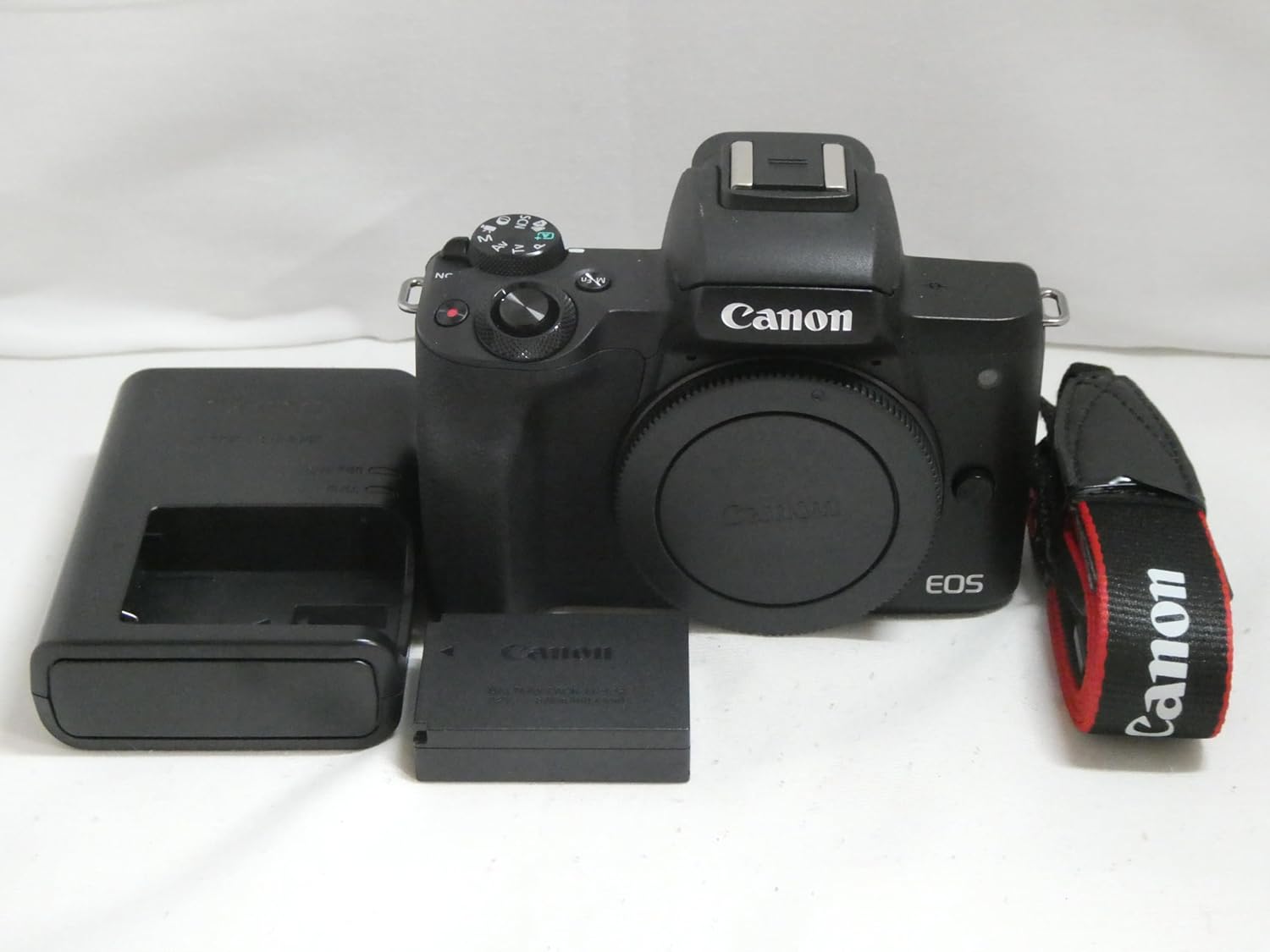 Canon EOS Kiss M body black - Discovery Japan Mall