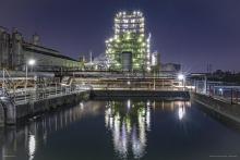 Yanoman (Made in Japan) 1000-piece jigsaw puzzle THE FACTORY STYLE Kawasaki Factory Night View Resonac (White Castle) (50x75cm) 10-1485 Includes assembly sample, glue, spatula, and piece request postcard