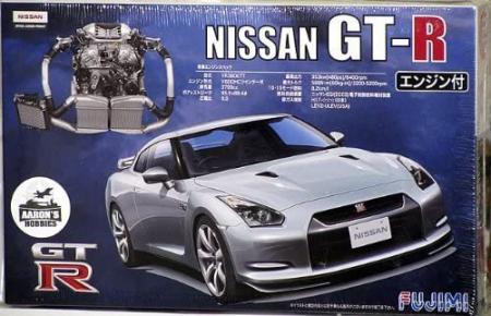 FUJIMI 1/24 inch up series No.131 NISSAN GT-R R35 Plastic model with engine ID131