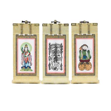 Hanging scroll set, 21.5cm high, featuring a mandala of Kishimojin and Daikokuten, with a hanging scroll stand. 