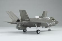 PLATZ 1/72 Scale Air Self-Defense Force F-35B Lightning II, Nyutabaru Air Base, 202nd Squadron, Plastic Model Kit TPA-58 (Airplane)