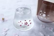 [Temperature as a design] Marumo Takagi Pottery Chilling Sakuramai Mt. Fuji Hoei Glass Clear Wooden Boxed Glass Cherry Mt. Fuji Glass Temperature Changes Color Beer Glass Fashionable Spring Mt. Fuji Cheers Gift Celebration Edo Glass Midyear Present Tajima Glass Christmas