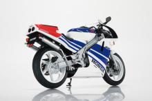 Aoshima Bunka Kyozai (AOSHIMA) 1/12 Scale Honda NSR250R 89 Yen Complete Motorcycle, Ross White x Terra Blue, Approx. 165mm, Pre-painted