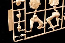 Wakuwakusan 1/20 scale assembly type plastic model