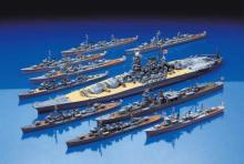Tamiya 1/700 Waterline Battleship Yamato's Final Battle Operation Kikusui Box (10 Ships) Plastic Model