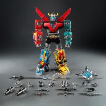 ThreeZero Robodo Voltron Defender of the Universe (Voltron) Voltron (Retro Toy Version) Non-Scale ABS, PVC, POM, and Die-Cast Metal Painted Movable Figure