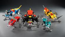 ThreeZero Robodo Voltron Defender of the Universe (Voltron) Voltron (Retro Toy Version) Non-Scale ABS, PVC, POM, and Die-Cast Metal Painted Movable Figure