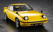 Hasegawa 1/24 Mazda Savanna RX-7 (SA22C) Mid-Model with Custom Wheels Plastic Model Kit 20798 (Car)