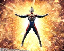 TAMASHII NATIONS SHFiguarts (Shinkocchou Seihou) Ultraman Dyna Flash Type, Approximately 150mm, PVC & ABS, Painted Movable Figure
