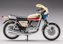 Hasegawa Kamen Rider Takeshi Hongo's Suzuki GT380 B Motorcycle 1/12 Scale Plastic Model SP377