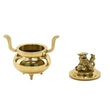 Japanese-made Buddhist altar set, including three Buddhist altar accessories and a candle holder. Otani-ha Shinshu Buddhist sect, Eastern style. 