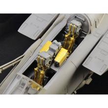 Tamiya 1/32 scale special project Italeri series British Army Tornado GR.4 (with pilot doll) Plastic model 25425 25425-000