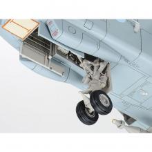 Tamiya 1/32 scale special project Italeri series British Army Tornado GR.4 (with pilot doll) Plastic model 25425 25425-000